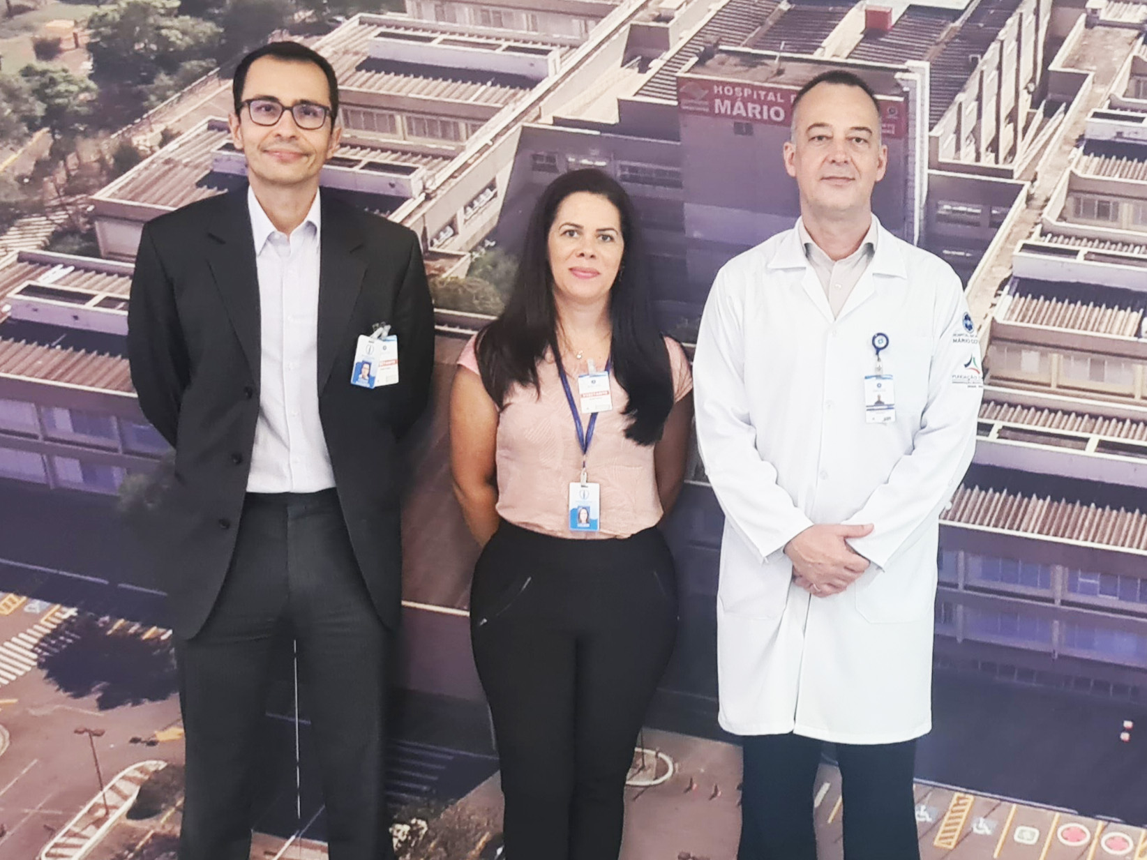 César Augusto Guimarães Marcelino e Lilian Roberta Costa Otoni, do Instituto Dante Pazzanese de Cardiologia, e Rodrigo Brolo, do HEMC.