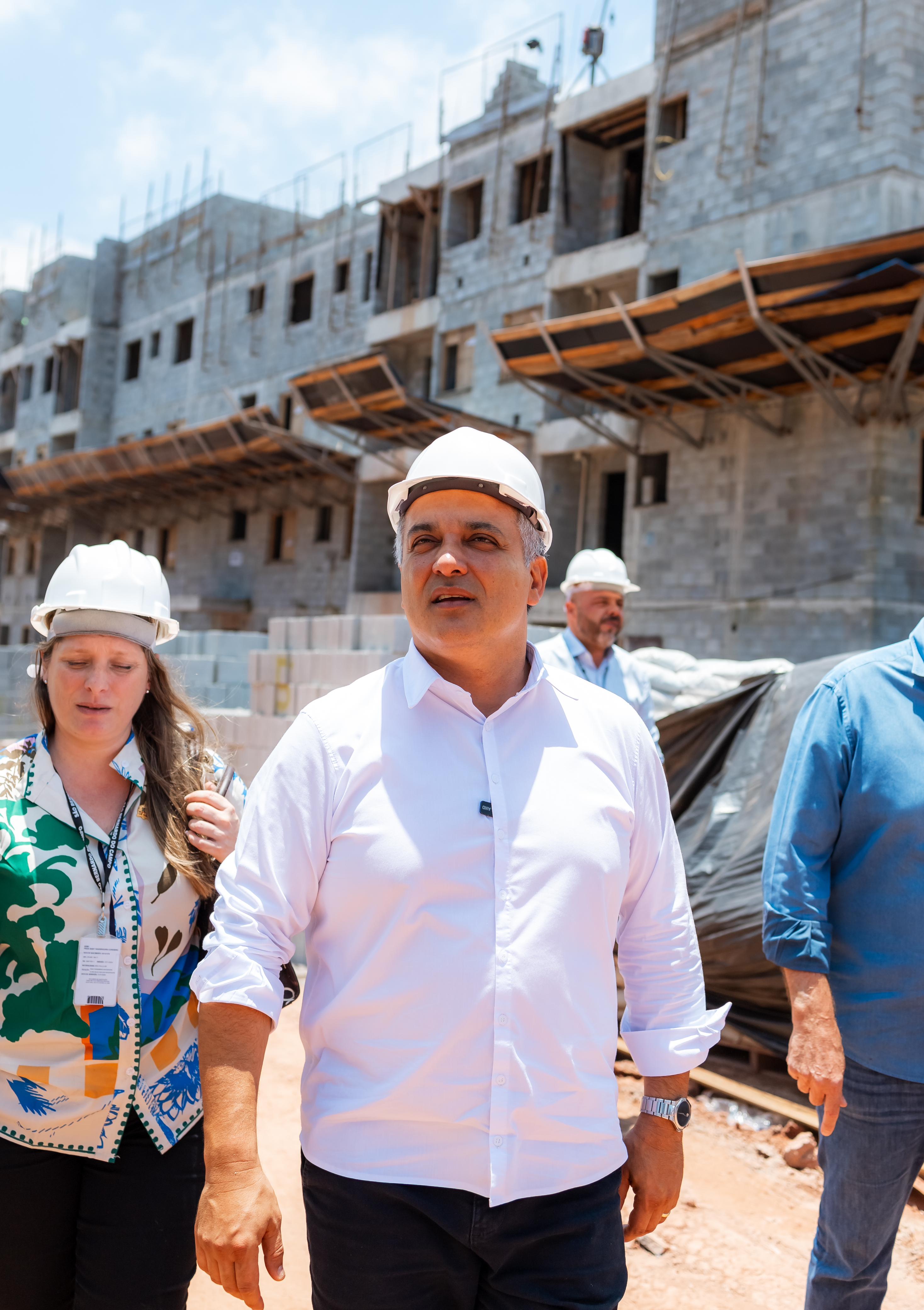  Prefeito Marcelo Lima vistoria obras dos residenciais Monte Sião, previstas para maio de 2026