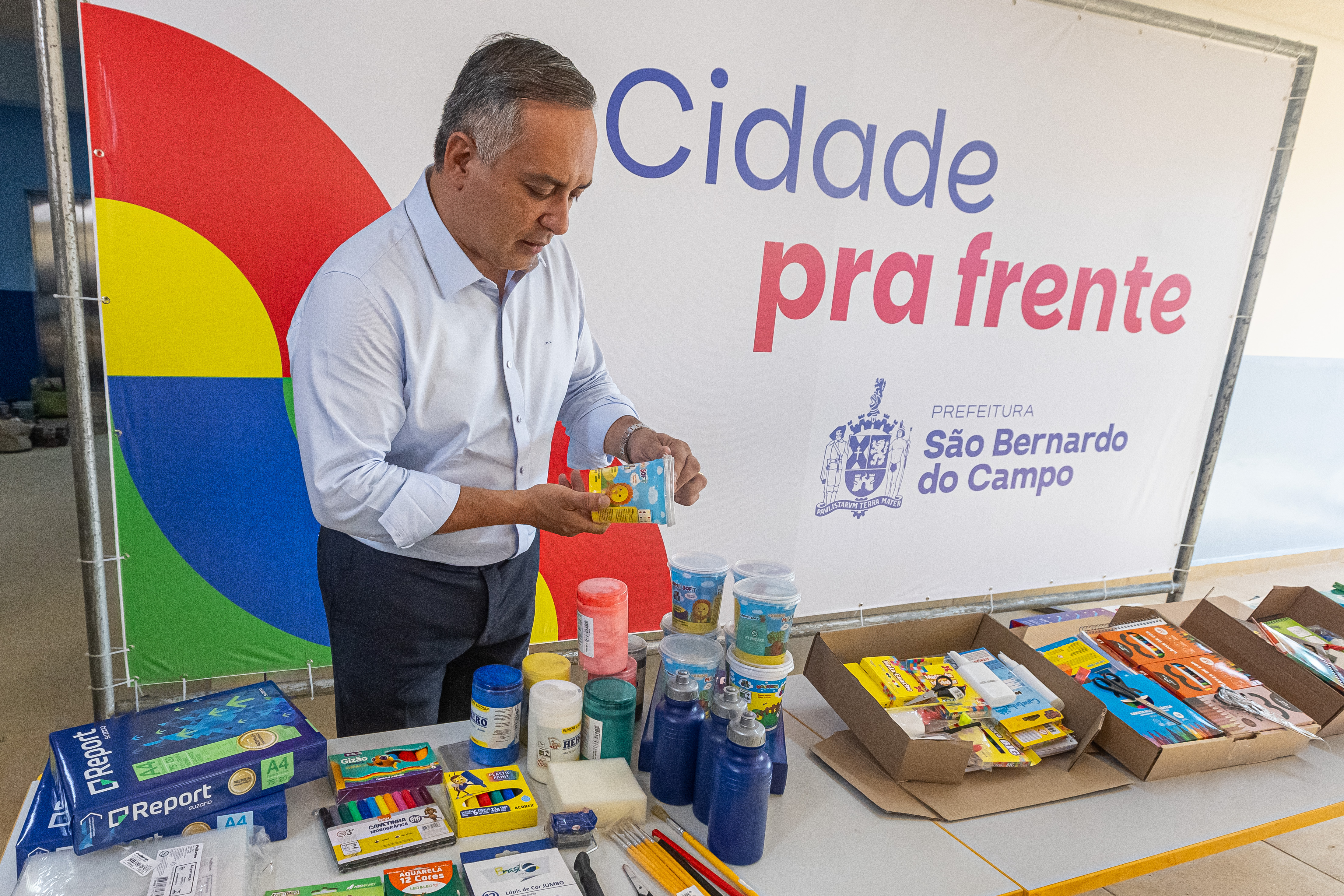 Prefeito Marcelo Lima anuncia calendário escolar, entrega de kits e prorrogação de concurso na Educação