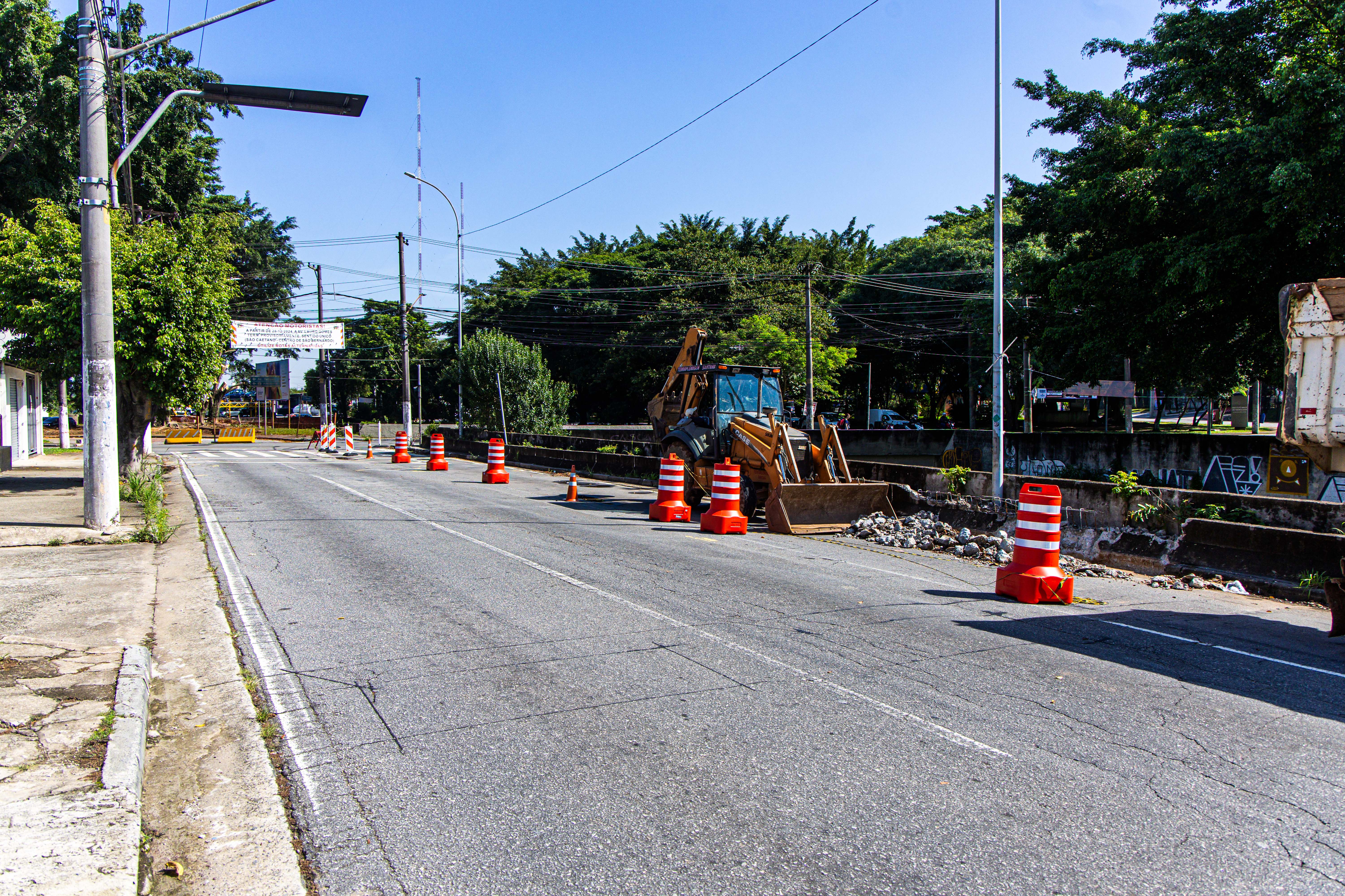 Prefeitura altera sentido da Av. Lauro Gomes para melhorar fluidez durante obras do BRT-ABC