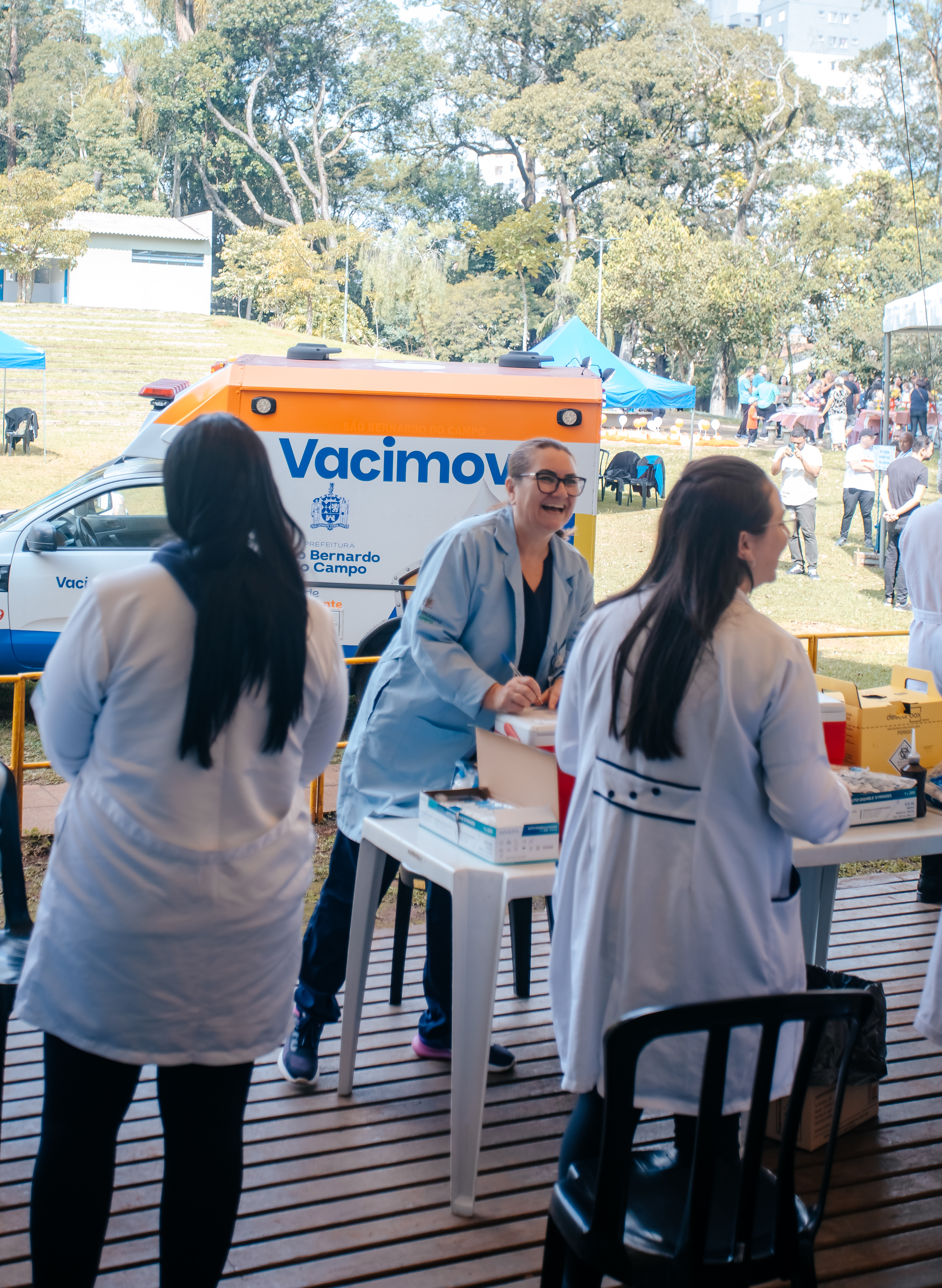 Ação da Caravana da Saúde leva serviços gratuitos para a região central, com vacinação e avaliação bucal