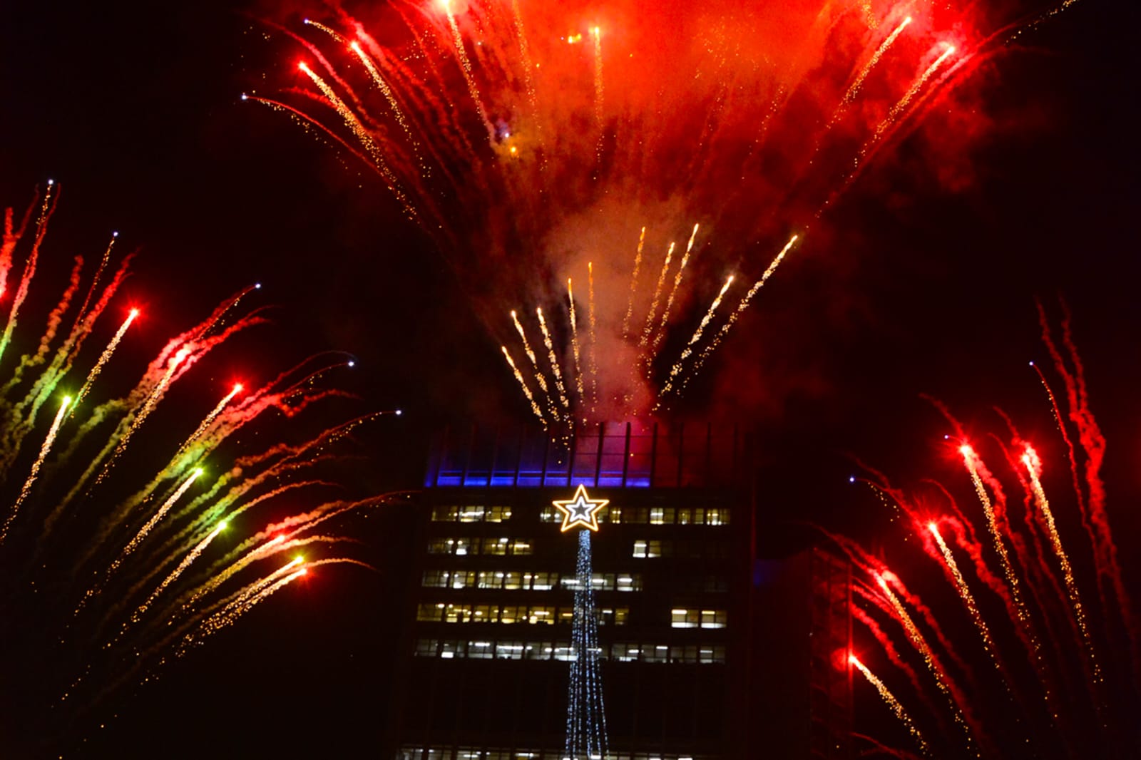Feira do Natal Solidário atrai público de 40 mil pessoas e arrecada 2 toneladas de alimentos