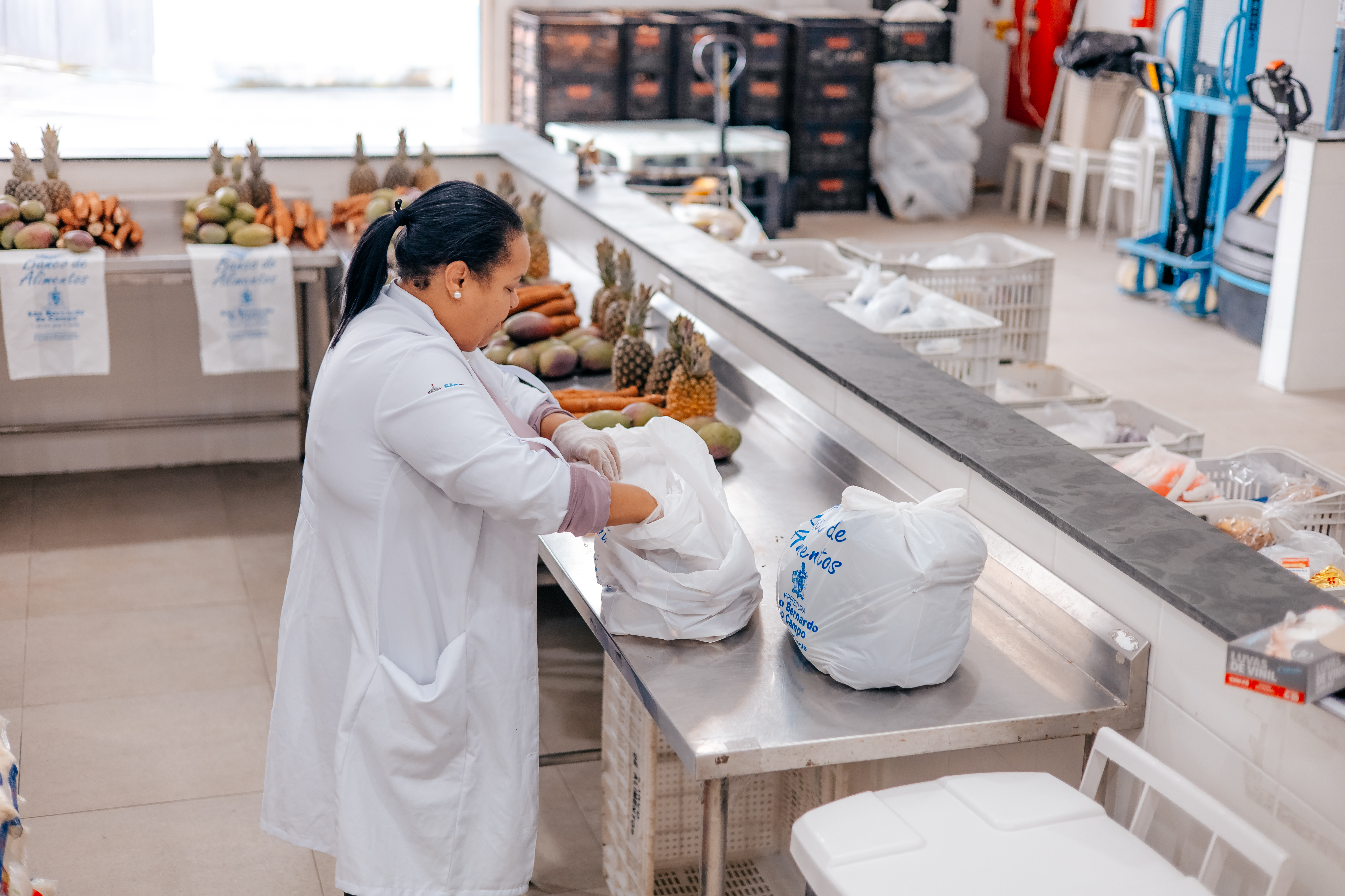 Em São Bernardo, Banco de Alimentos entrega cestas verdes para famílias em vulnerabilidade
