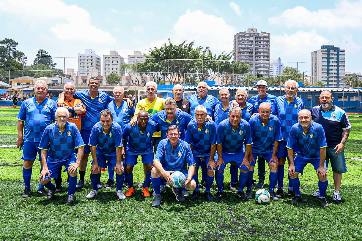 No Nova Petrópolis, prefeito Orlando Morando entrega a modernização do 12º campo de futebol da cidade