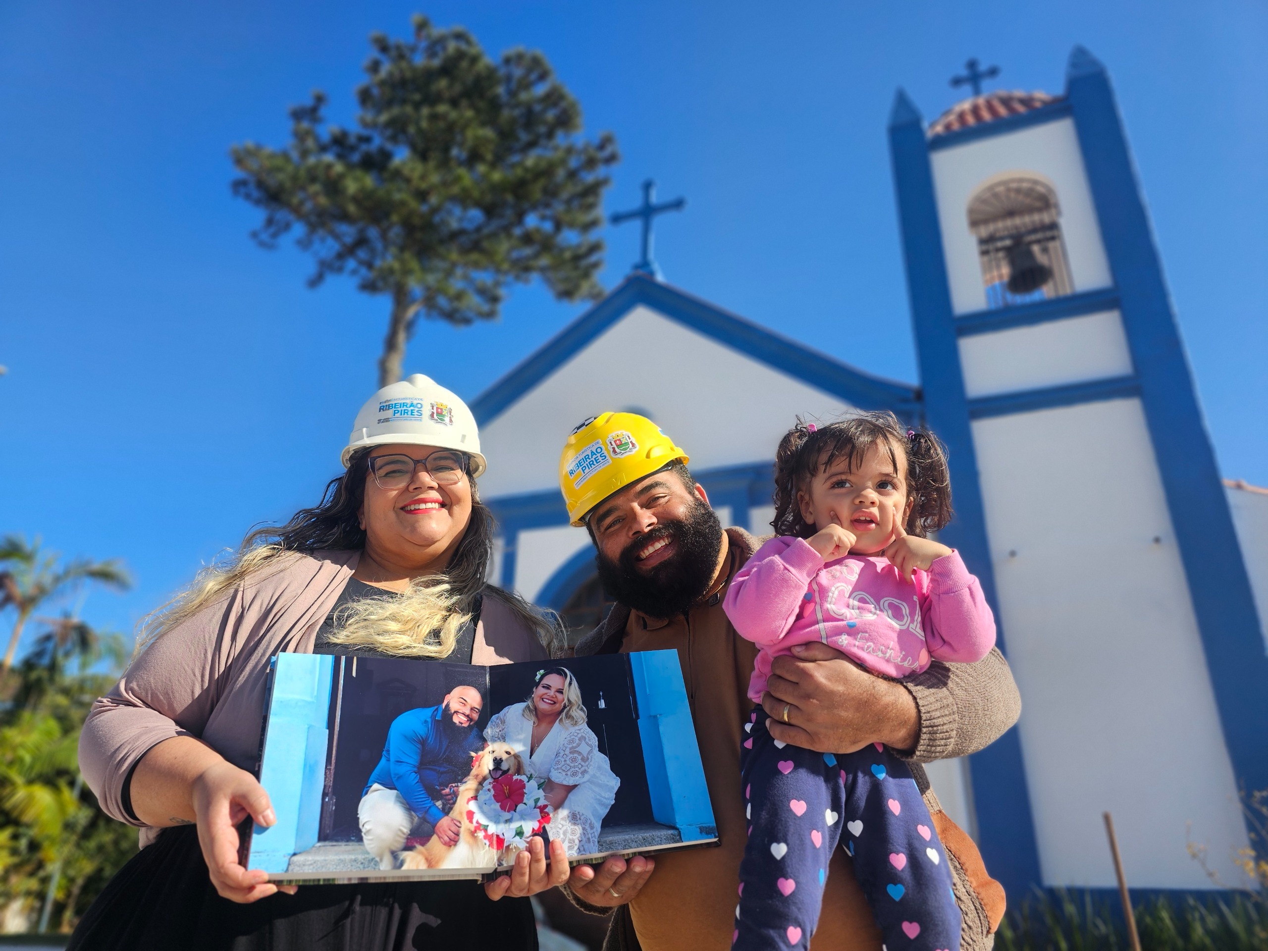 Casal relembra casamento na Capela Santo Antônio e celebra reabertura do cartão-postal de Ribeirão Pires