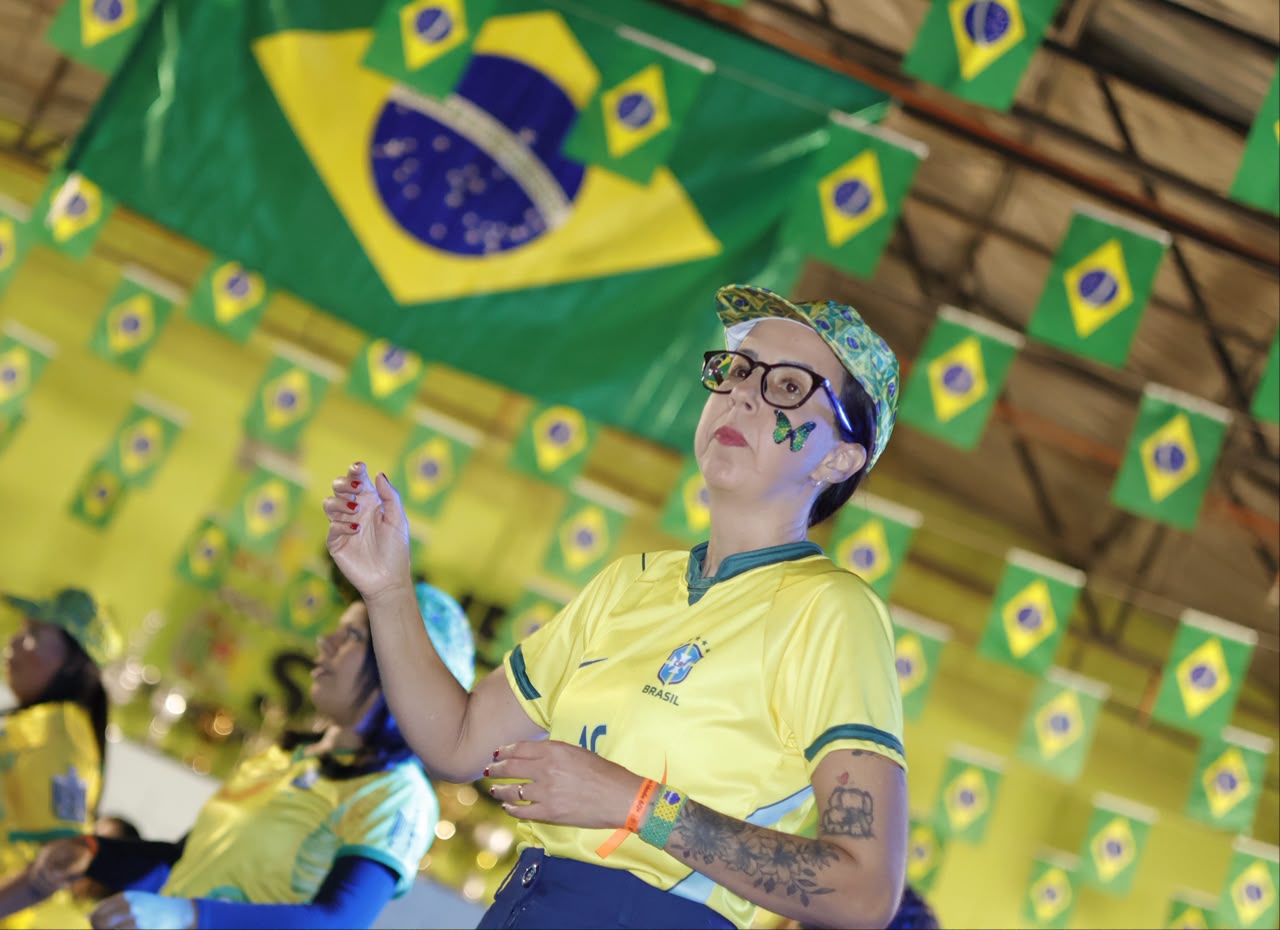Baile Brasilidades reúne 200 pessoas em noite de cultura, música e solidariedade no CTT João Netto