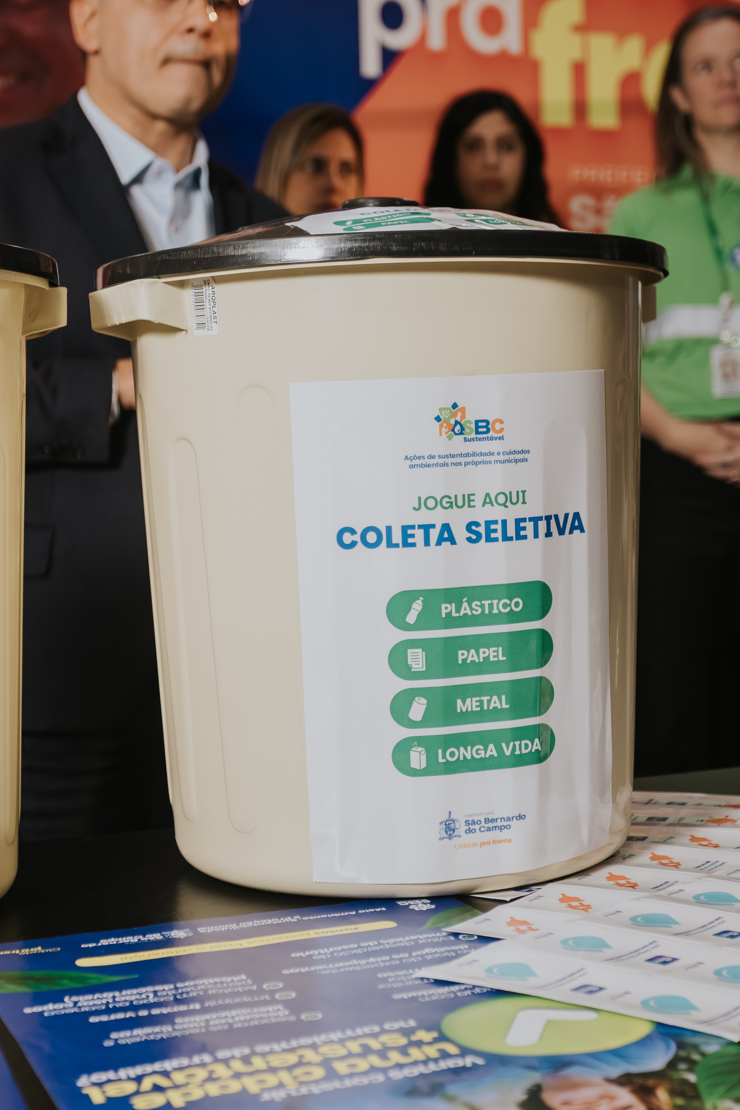 São Bernardo reforça ações de coleta seletiva com instalação de 150 lixeiras no Paço Municipal