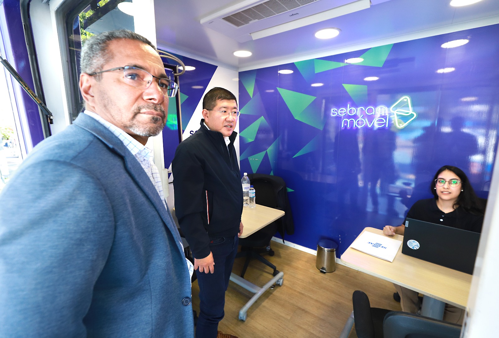 Prefeito de Diadema acompanha atendimentos do Sebrae Móvel