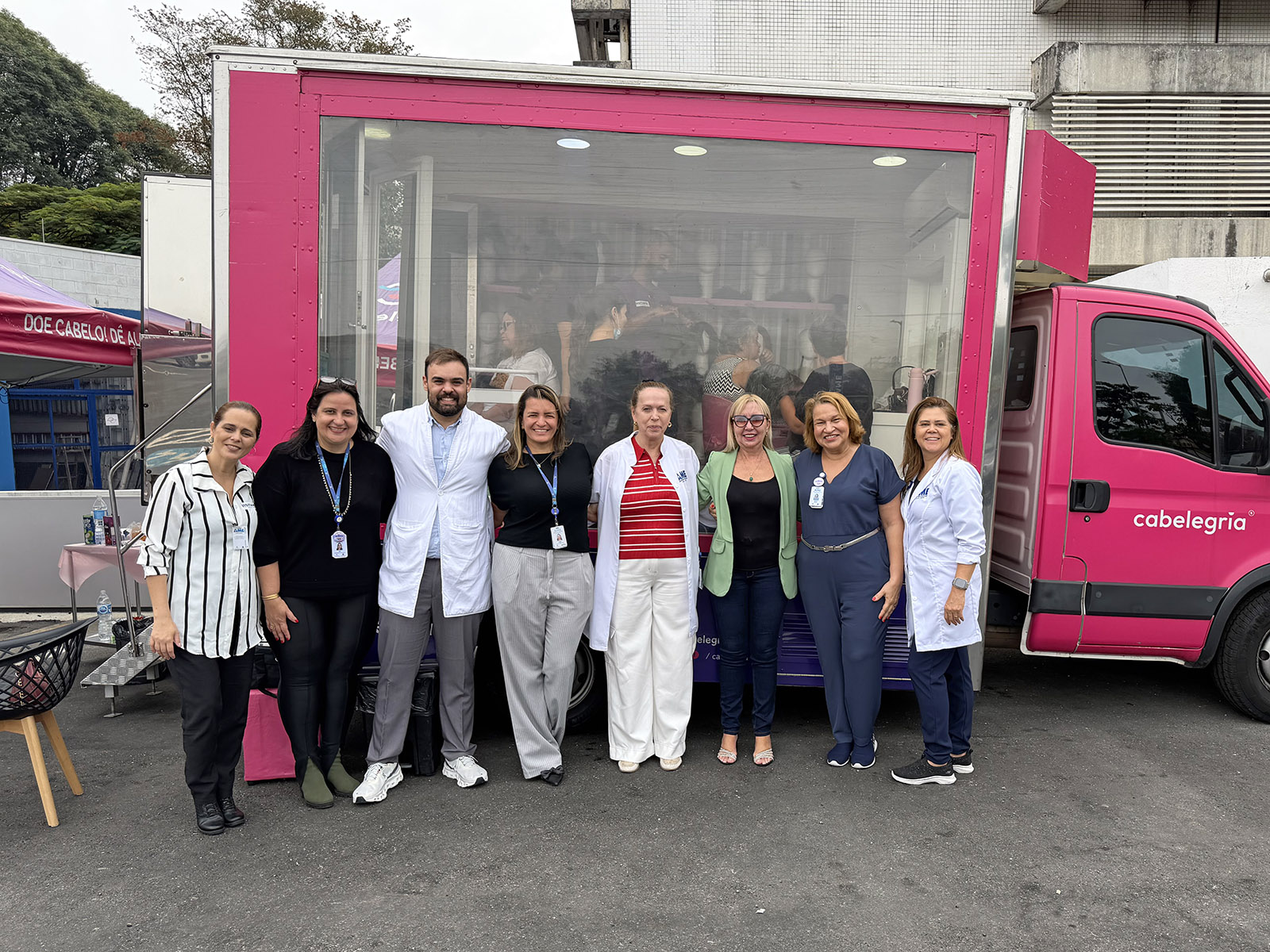 AME Santo André recebe ação de doação de perucas e maquiagem para pacientes oncológicas