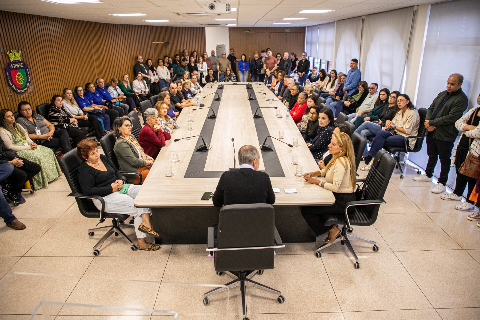 Encontro com lideranças do Bairro Mauá celebra avanços do São Caetano de Ponta a Ponta