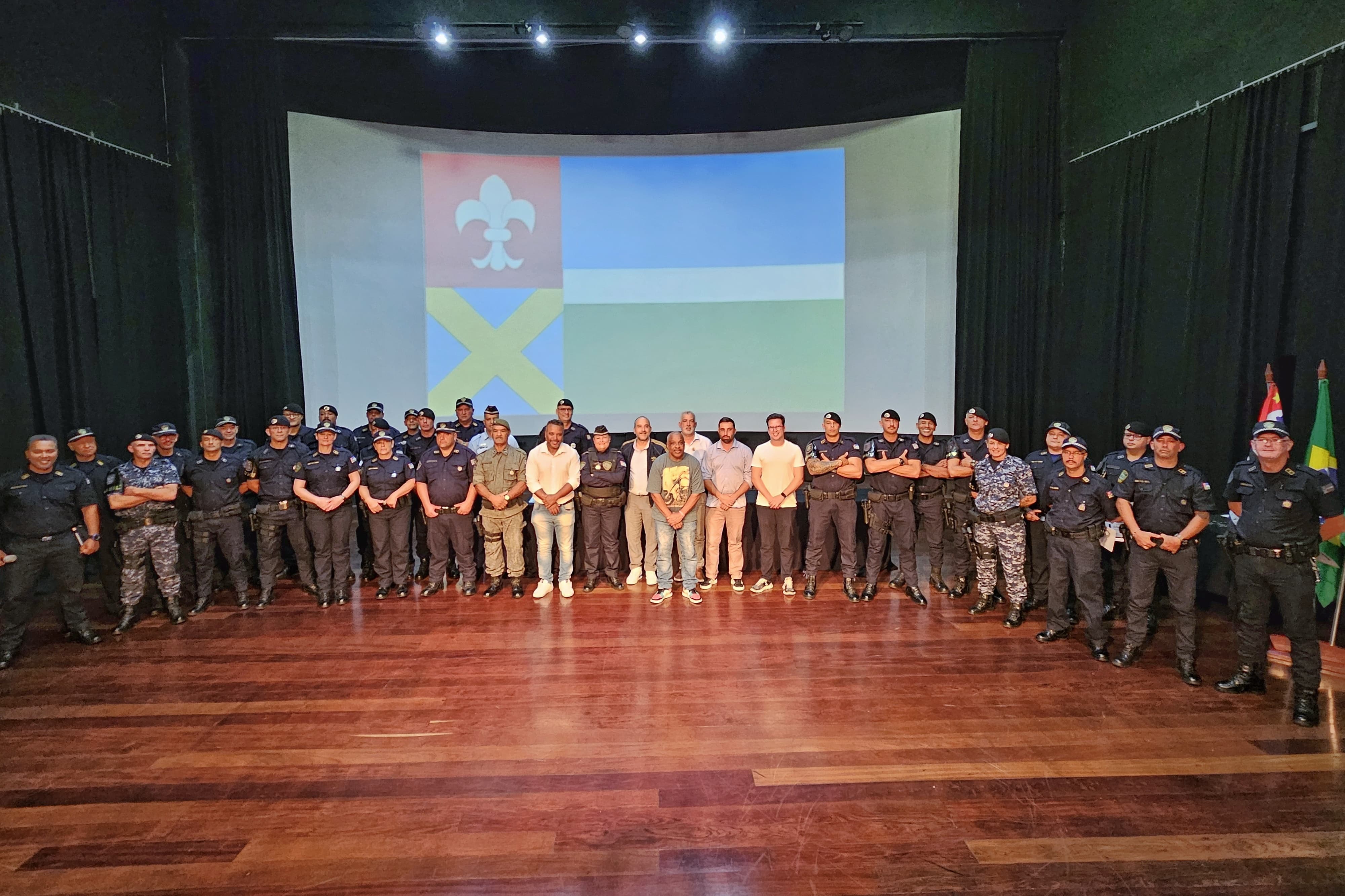 Policiais Municipais de Ribeirão Pires recebem Medalha de Honra ao Mérito