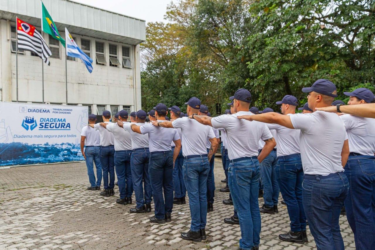 Prefeitura de Diadema entrega novos armamentos para a GCM