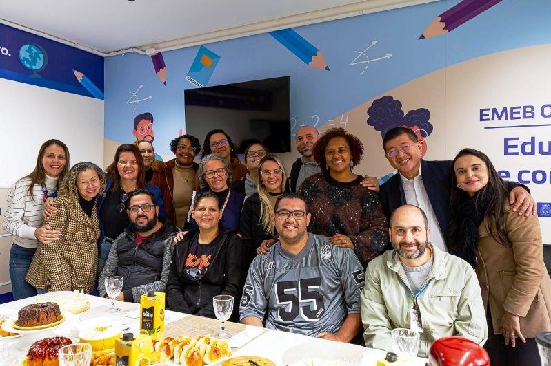 Prefeitura entrega nova sala dos professores na EMEE Olga Benário