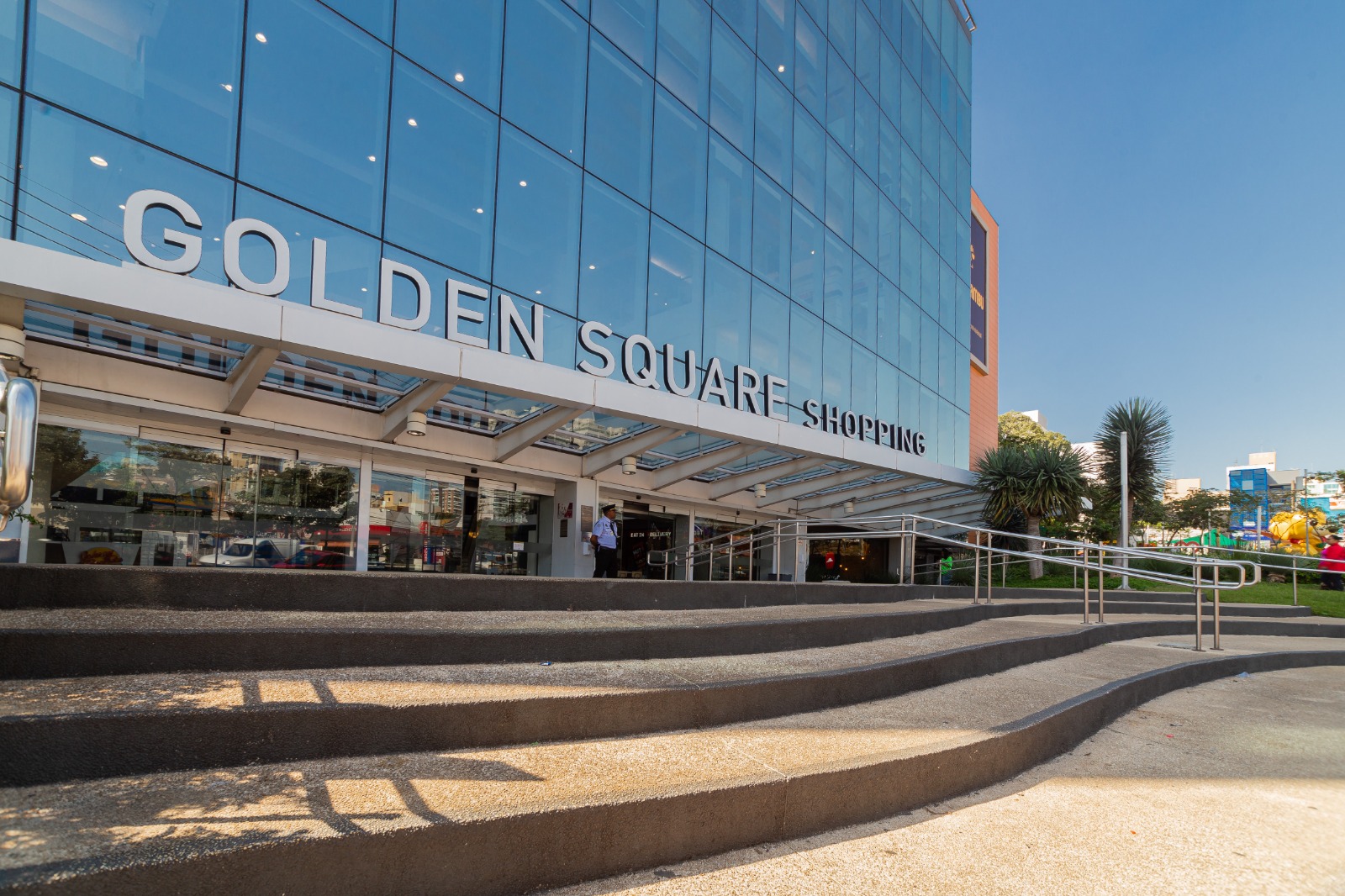 Dia dos Pais: show de rock gratuito, gastronomia e lazer movimentam o Golden Square no fim de semana