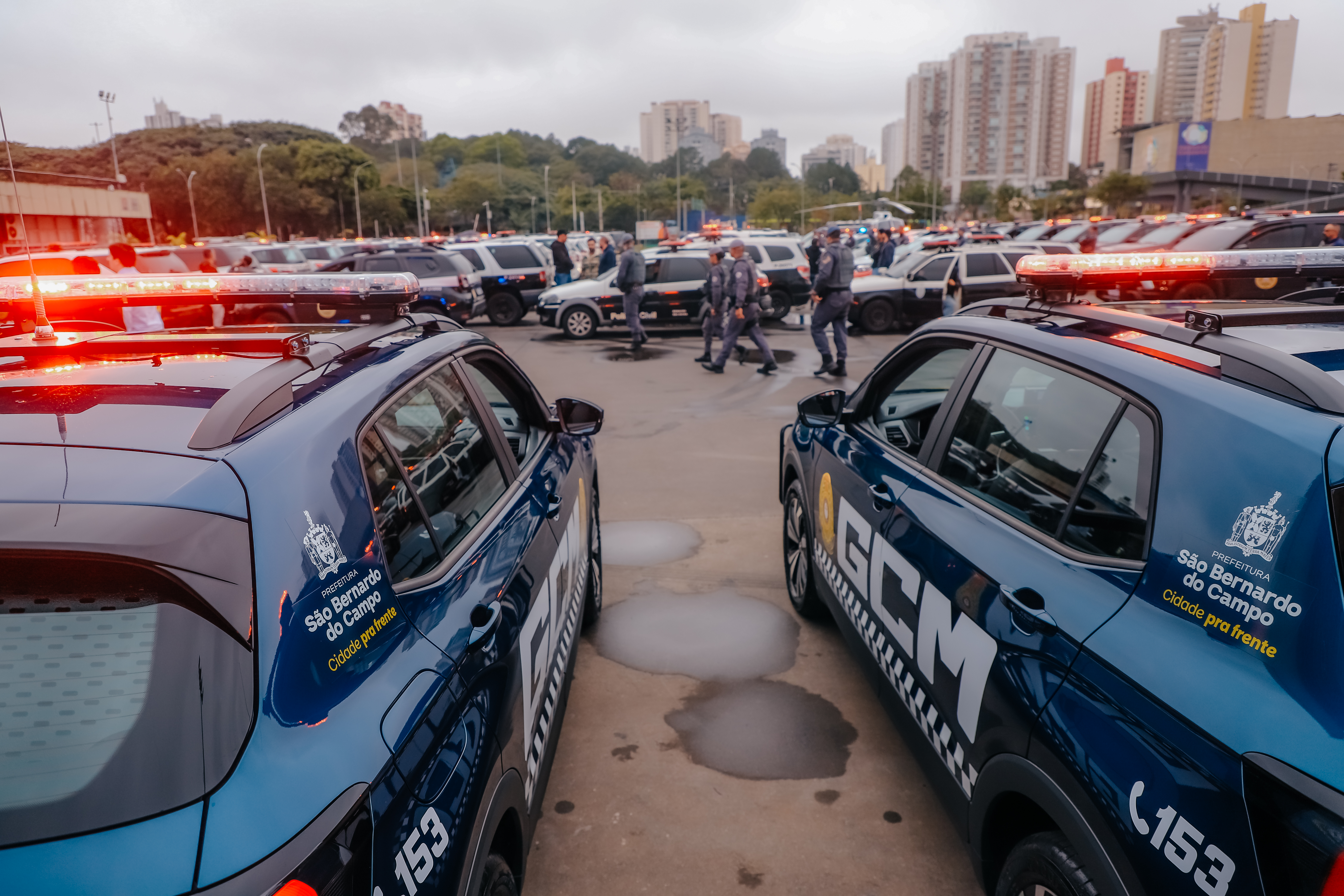 Com helicóptero Águia da PM, Operação Grande Envergadura amplia segurança em São Bernardo