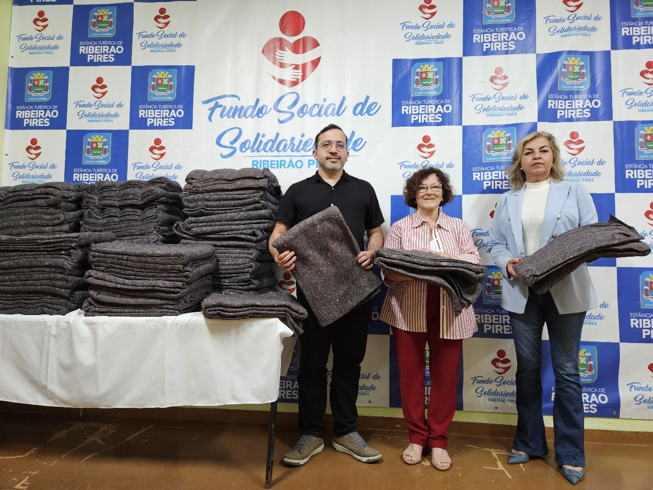 Campanha do Agasalho de Ribeirão Pires tem pontapé inicial com doação de cobertores da SPMAR