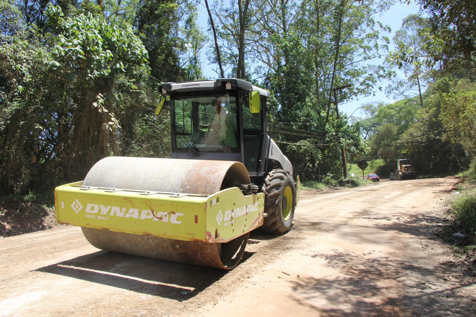 Prefeitura de Ribeirão Pires já compactou 300 quilômetros de vias de terra neste ano