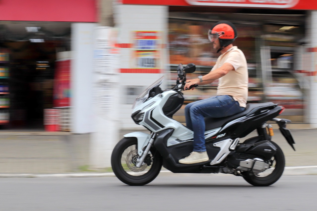 As ações, que serão realizadas até o final do mês, visam propagar a conscientização aos motociclistas da Estância. Foto: divulgação/PMETRP